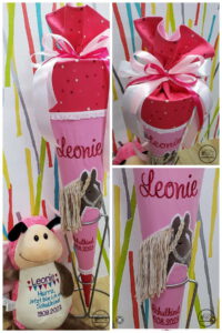 Beispielfoto einer Schultüte aus Stoff mit Stickerei von Lovelypresents-shop.eu